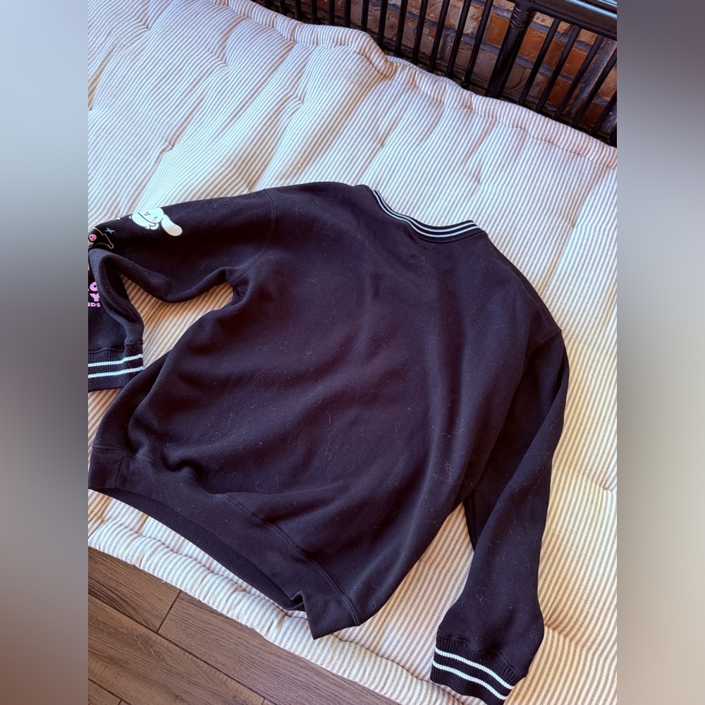 Hello Kitty Black Kids Sweatshirt size medium - Picture 4 of 5